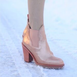Acne Studios Star Leather Ankle Chelsea Boots Booties Rose Gold Metallic Leather